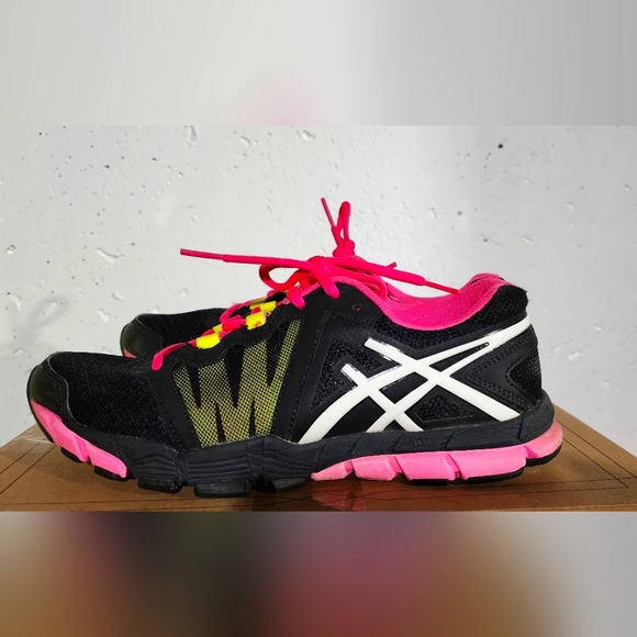 ASICS women shoes - Picture 1 of 3